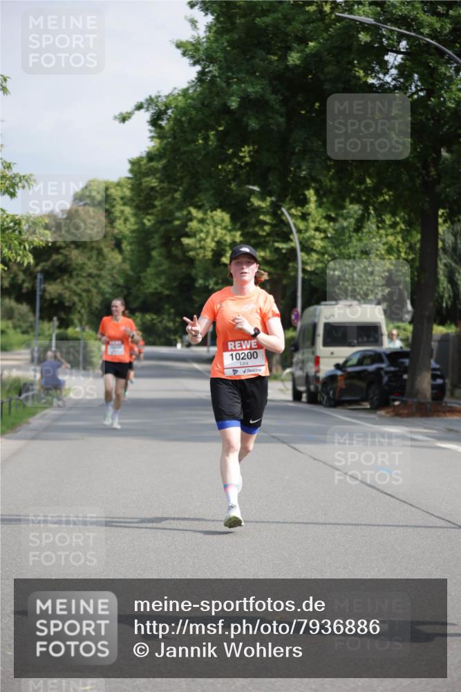 15.06.2025 - REWE Women's Run Jannik Wohlers http://msf.ph/oto/7936886 15.06.2025 08:42:56 Laufen 10200 meine-sportfotos.de