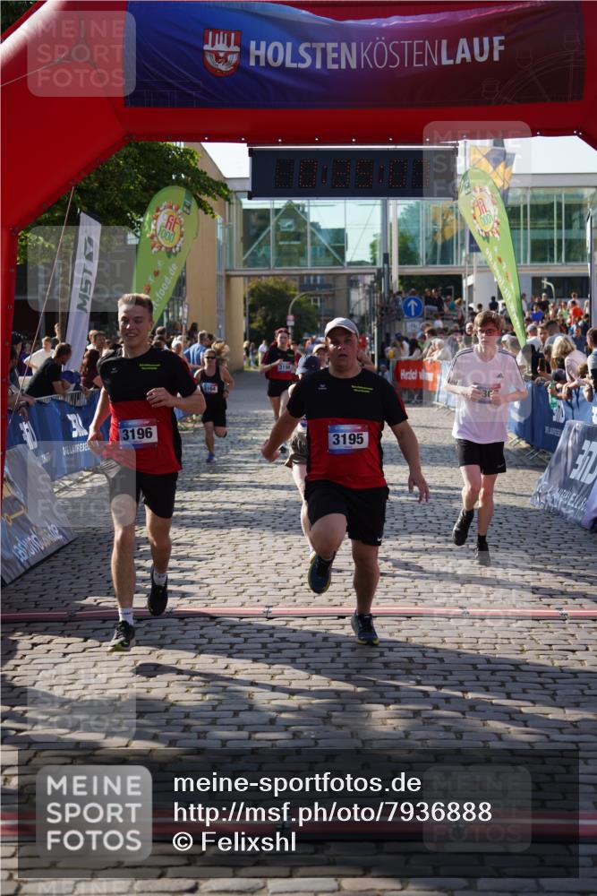 13.06.2025 - Holstenköstenlauf Felixshl http://msf.ph/oto/7936888 13.06.2025 18:05:08 Laufen 2255, 2370, 2556, 2558, 3164, 3195, 3196, 3198, 3307 meine-sportfotos.de