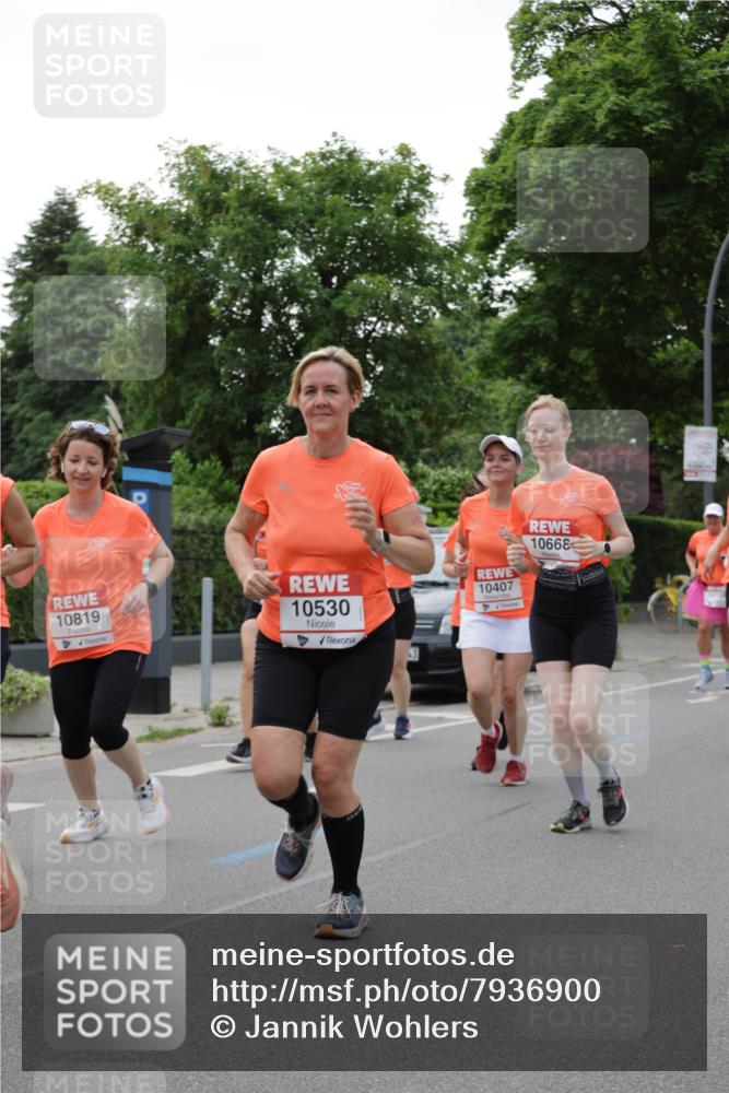 15.06.2025 - REWE Women's Run Jannik Wohlers http://msf.ph/oto/7936900 15.06.2025 08:26:46 Laufen 10819, 10530, 3, 10668, 10407 meine-sportfotos.de