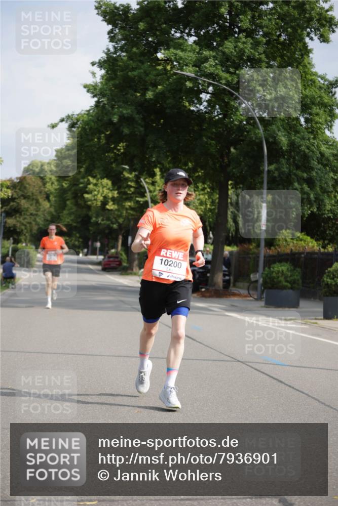 15.06.2025 - REWE Women's Run Jannik Wohlers http://msf.ph/oto/7936901 15.06.2025 08:42:57 Laufen 10200 meine-sportfotos.de