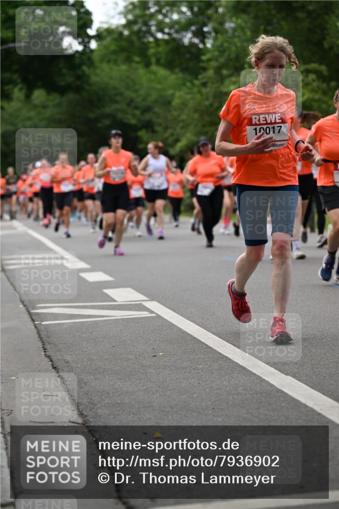15.06.2025 - REWE Women's Run Dr. Thomas Lammeyer http://msf.ph/oto/7936902 15.06.2025 09:19:35 Laufen 10017 meine-sportfotos.de