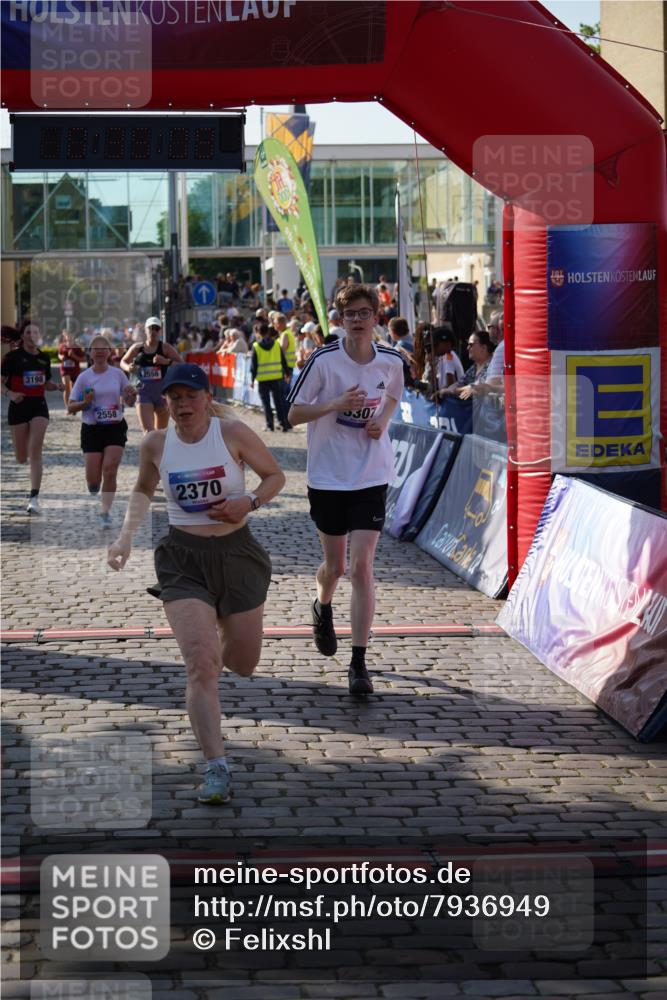 13.06.2025 - Holstenköstenlauf Felixshl http://msf.ph/oto/7936949 13.06.2025 18:05:10 Laufen 2255, 2370, 2556, 2558, 3164, 3195, 3196, 3198, 3307 meine-sportfotos.de