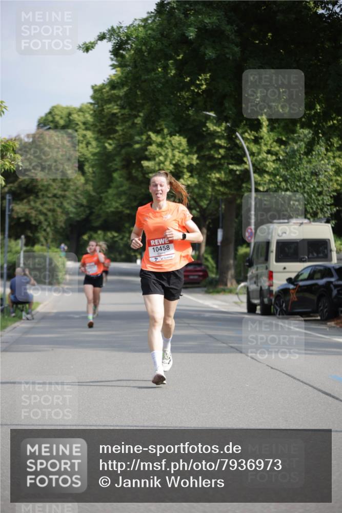 15.06.2025 - REWE Women's Run Jannik Wohlers http://msf.ph/oto/7936973 15.06.2025 08:42:59 Laufen 10458 meine-sportfotos.de