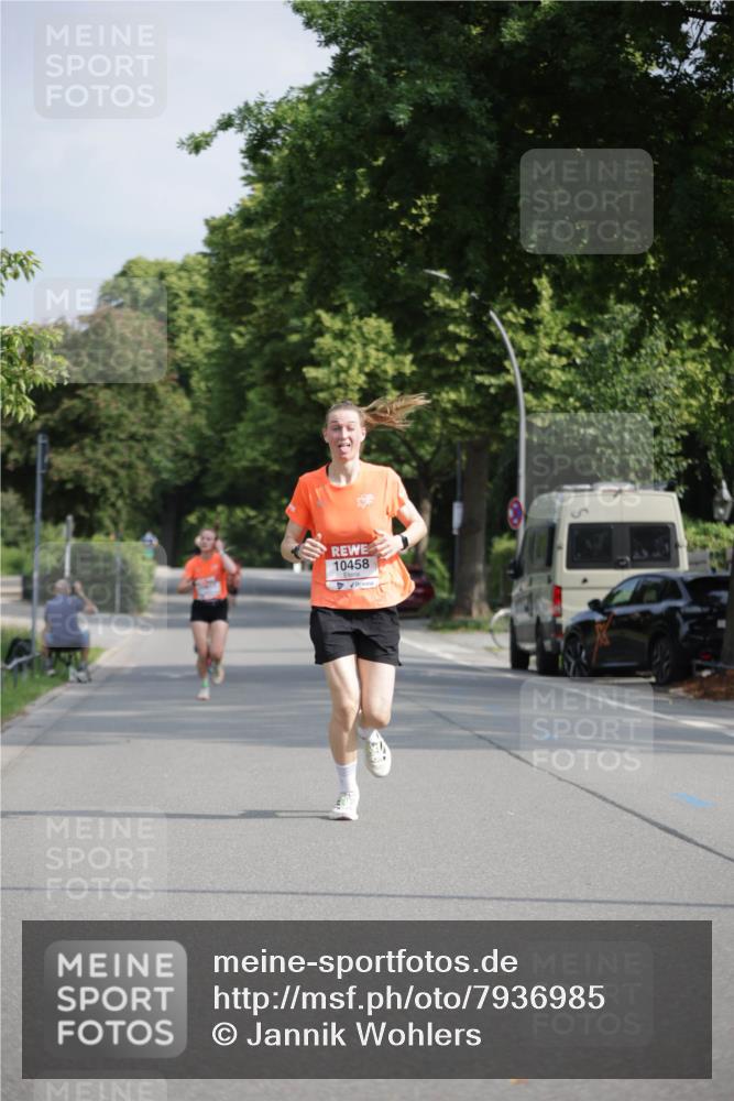 15.06.2025 - REWE Women's Run Jannik Wohlers http://msf.ph/oto/7936985 15.06.2025 08:42:59 Laufen 10458 meine-sportfotos.de
