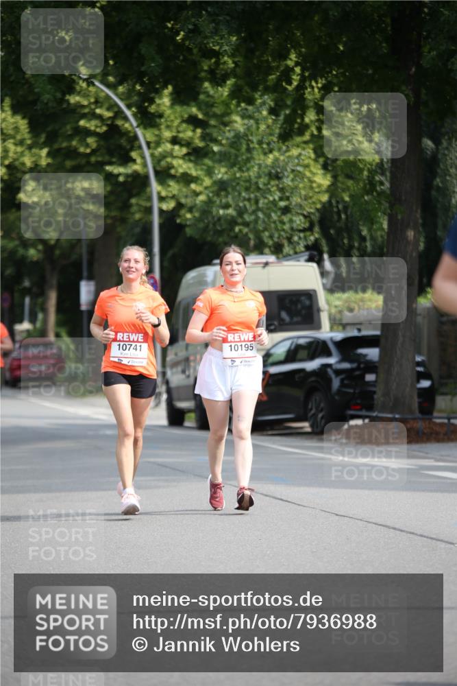 15.06.2025 - REWE Women's Run Jannik Wohlers http://msf.ph/oto/7936988 15.06.2025 09:54:57 Laufen 10741, 10195 meine-sportfotos.de