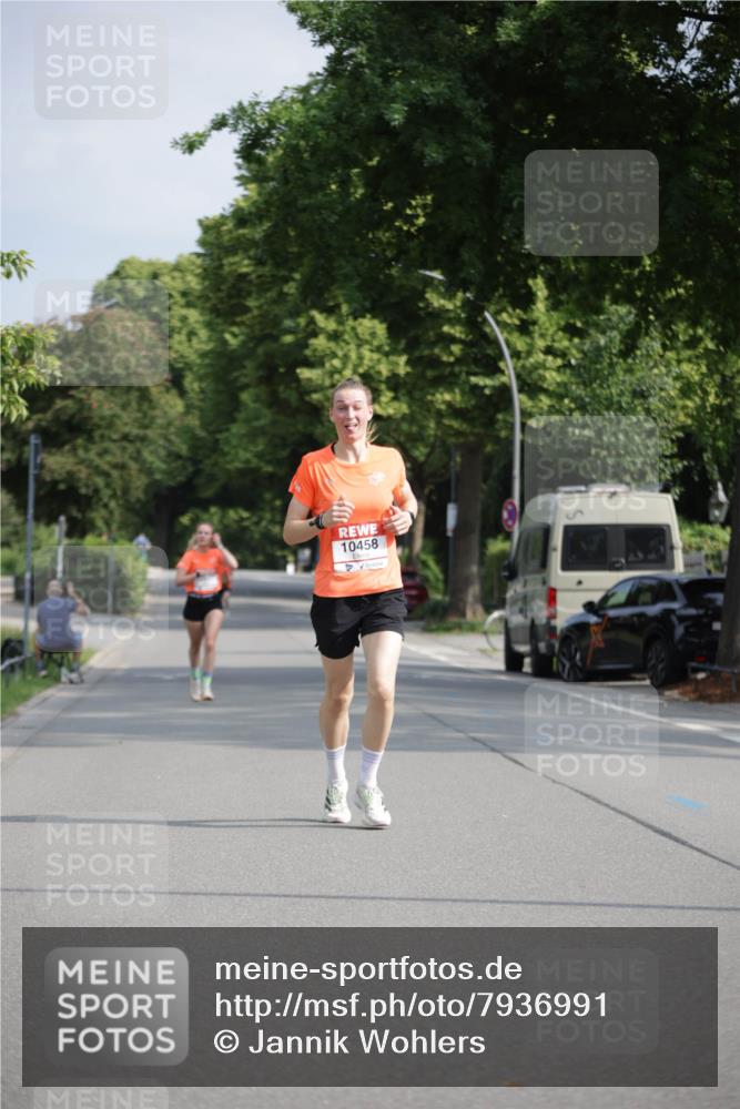 15.06.2025 - REWE Women's Run Jannik Wohlers http://msf.ph/oto/7936991 15.06.2025 08:42:59 Laufen 10458 meine-sportfotos.de