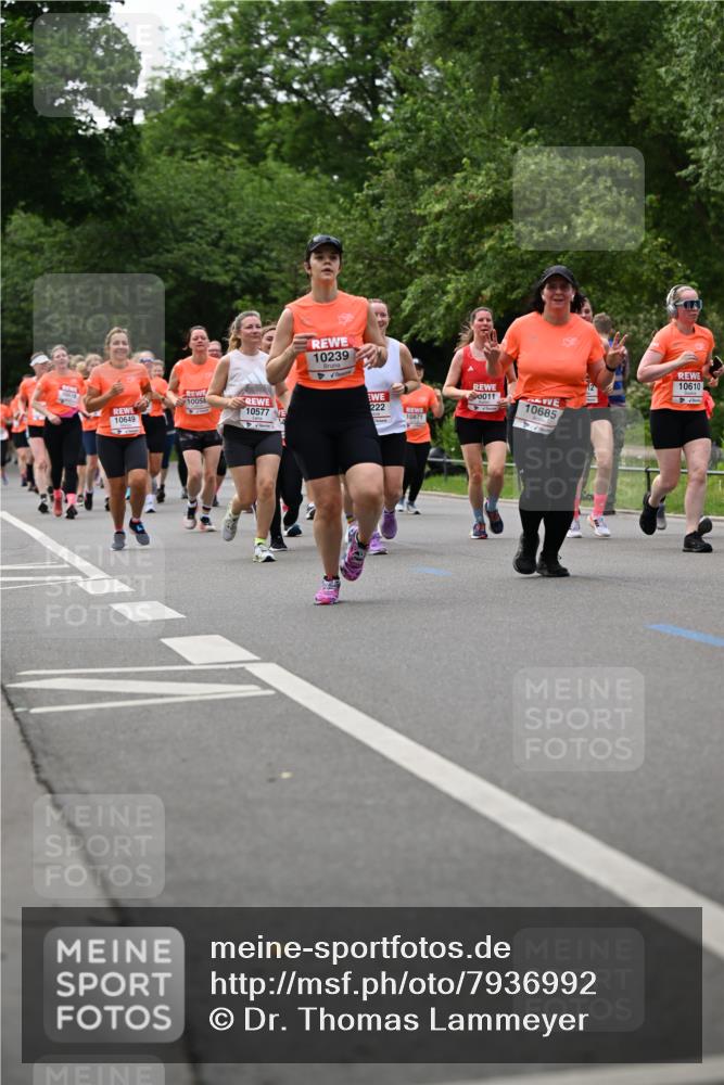 15.06.2025 - REWE Women's Run Dr. Thomas Lammeyer http://msf.ph/oto/7936992 15.06.2025 09:19:37 Laufen 10018, 10058, 10577, 10649, 4, 10239, 0011, 222, 10685, 10871, 10610 meine-sportfotos.de
