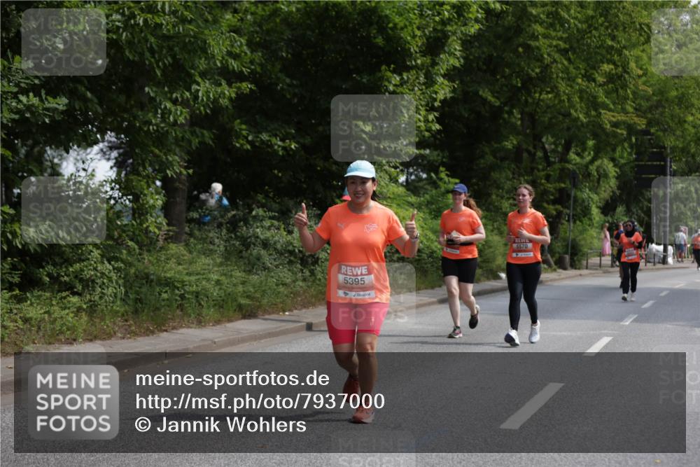 15.06.2025 - REWE Women's Run Jannik Wohlers http://msf.ph/oto/7937000 15.06.2025 10:13:47 Laufen 5395, 5570 meine-sportfotos.de
