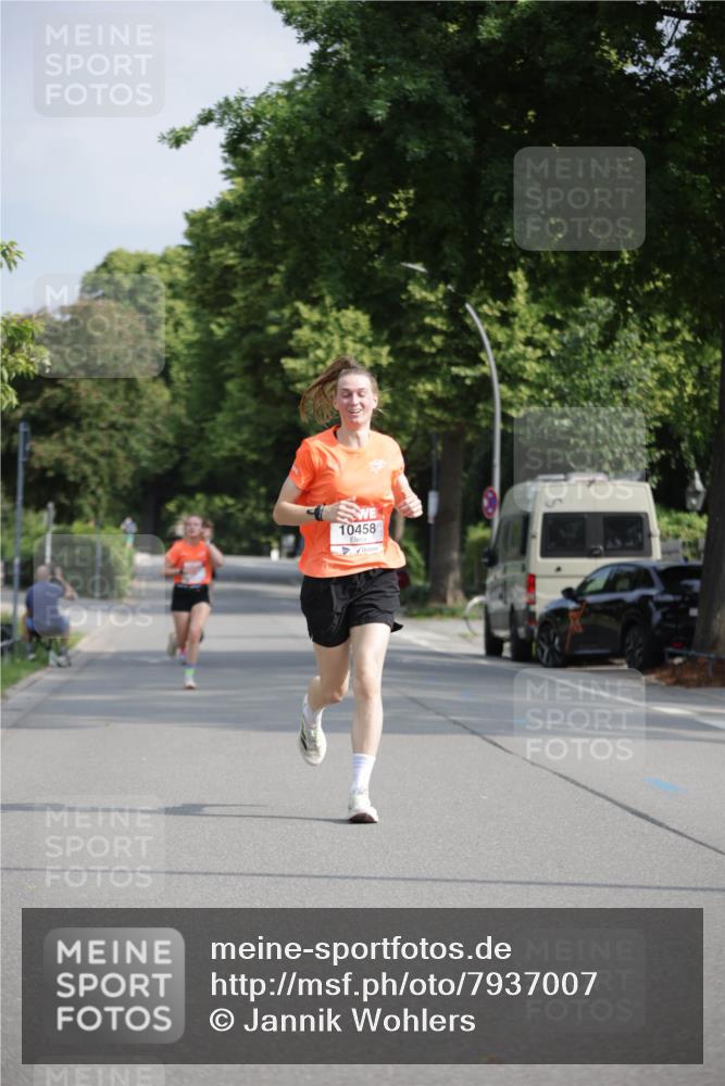 15.06.2025 - REWE Women's Run Jannik Wohlers http://msf.ph/oto/7937007 15.06.2025 08:42:59 Laufen 10458 meine-sportfotos.de