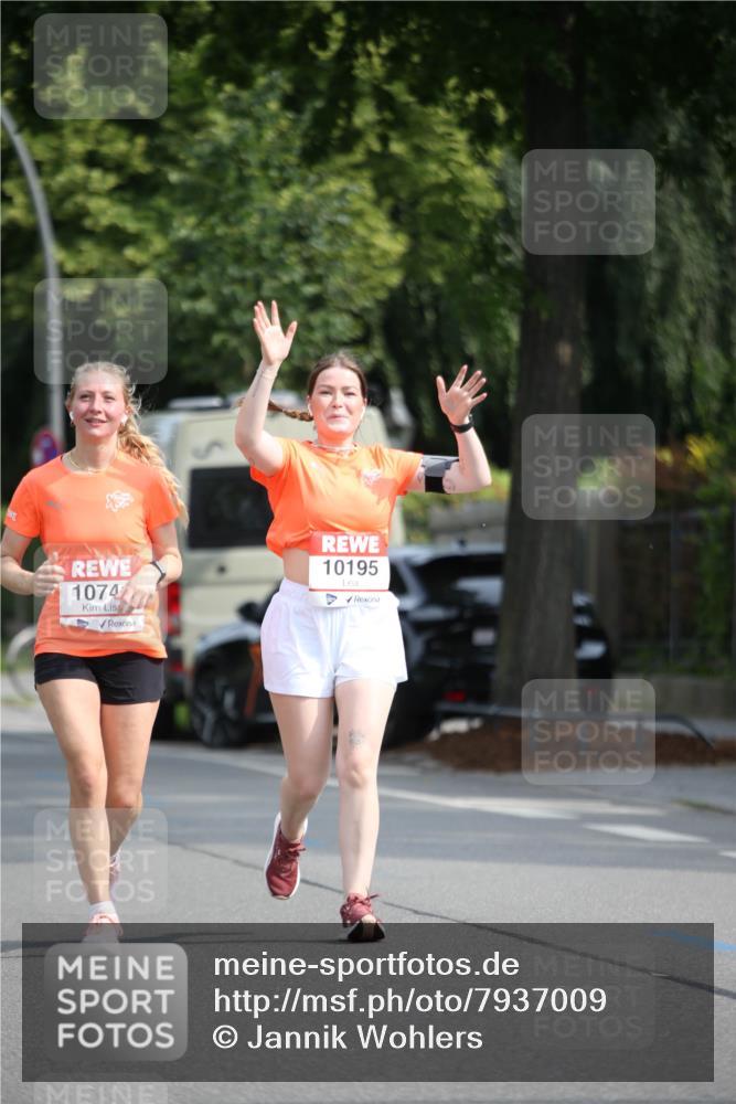 15.06.2025 - REWE Women's Run Jannik Wohlers http://msf.ph/oto/7937009 15.06.2025 09:54:58 Laufen 1074, 10195 meine-sportfotos.de