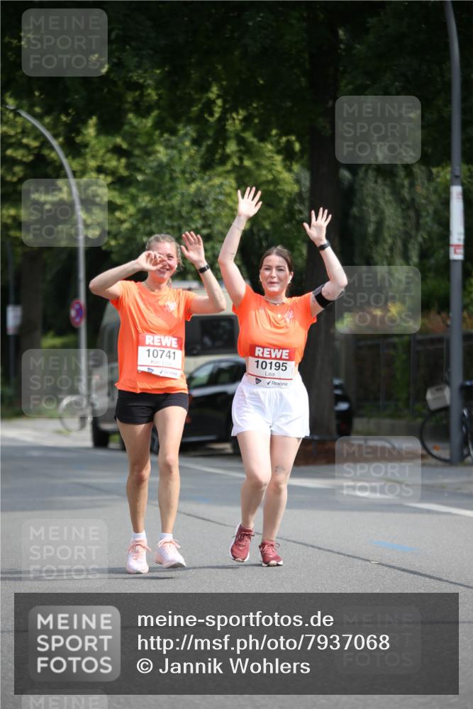 15.06.2025 - REWE Women's Run Jannik Wohlers http://msf.ph/oto/7937068 15.06.2025 09:54:59 Laufen 10741, 10195 meine-sportfotos.de