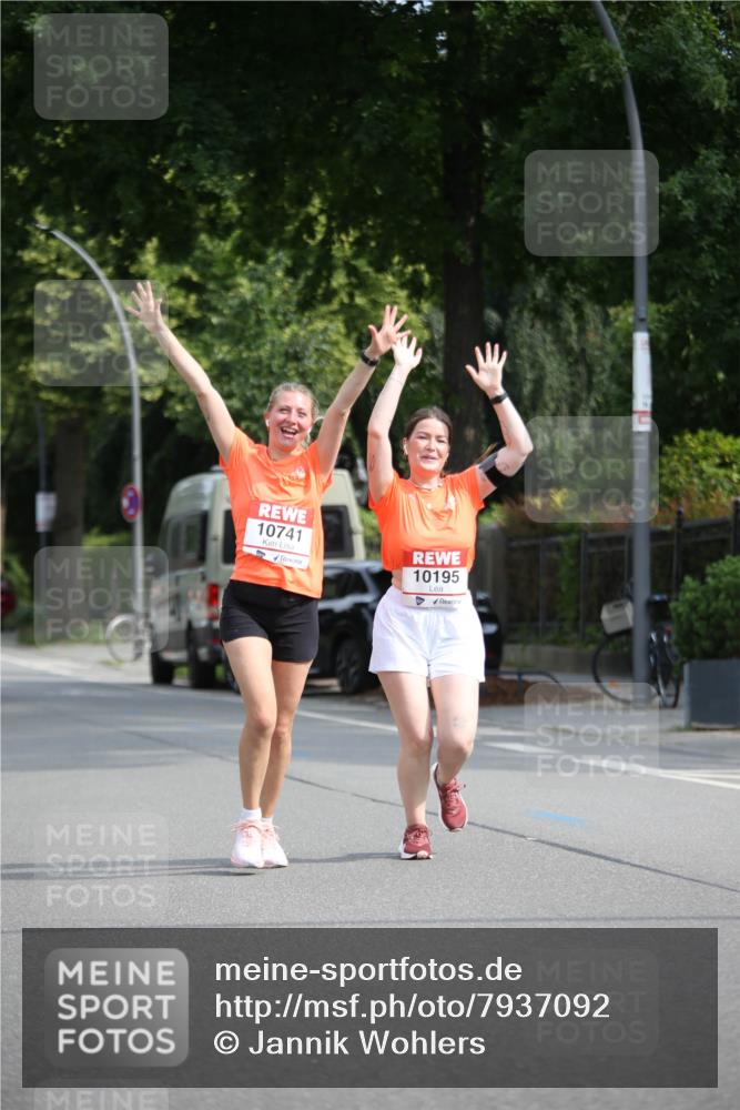 15.06.2025 - REWE Women's Run Jannik Wohlers http://msf.ph/oto/7937092 15.06.2025 09:54:59 Laufen 10741, 10195 meine-sportfotos.de