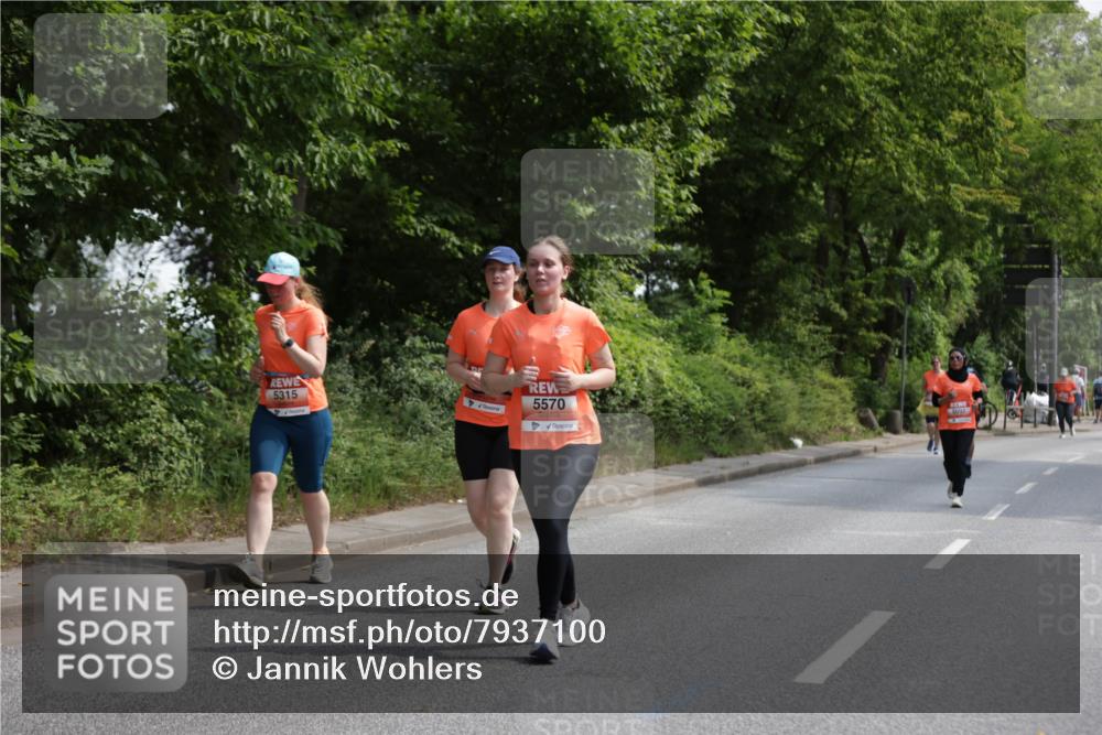 15.06.2025 - REWE Women's Run Jannik Wohlers http://msf.ph/oto/7937100 15.06.2025 10:13:49 Laufen 5315, 5570, 5093 meine-sportfotos.de