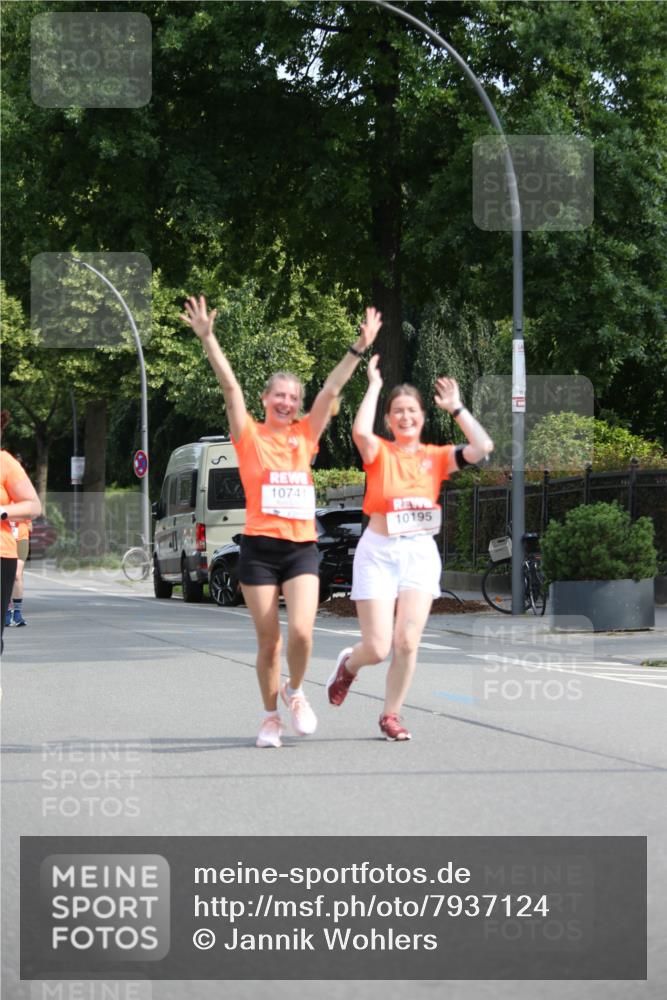 15.06.2025 - REWE Women's Run Jannik Wohlers http://msf.ph/oto/7937124 15.06.2025 09:54:59 Laufen 10741, 10195 meine-sportfotos.de