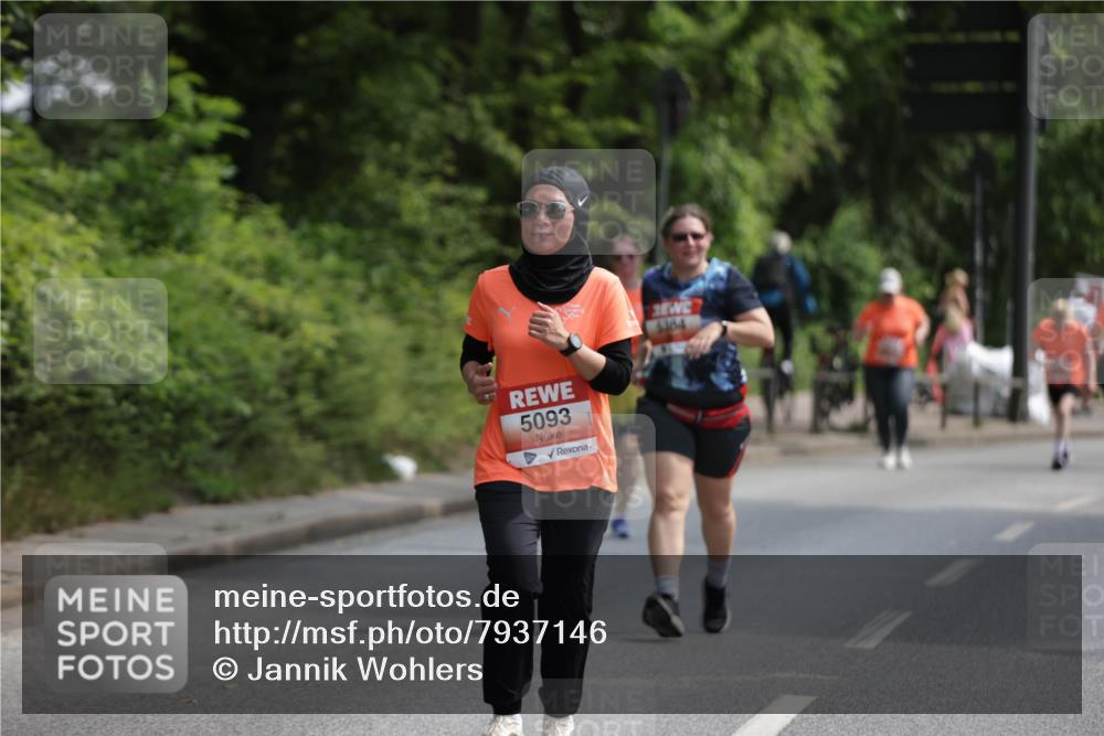 15.06.2025 - REWE Women's Run Jannik Wohlers http://msf.ph/oto/7937146 15.06.2025 10:13:53 Laufen 5093, 6384 meine-sportfotos.de