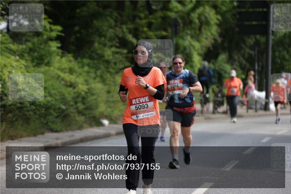 15.06.2025 - REWE Women's Run Jannik Wohlers http://msf.ph/oto/7937155 15.06.2025 10:13:53 Laufen 5093, 6384 meine-sportfotos.de