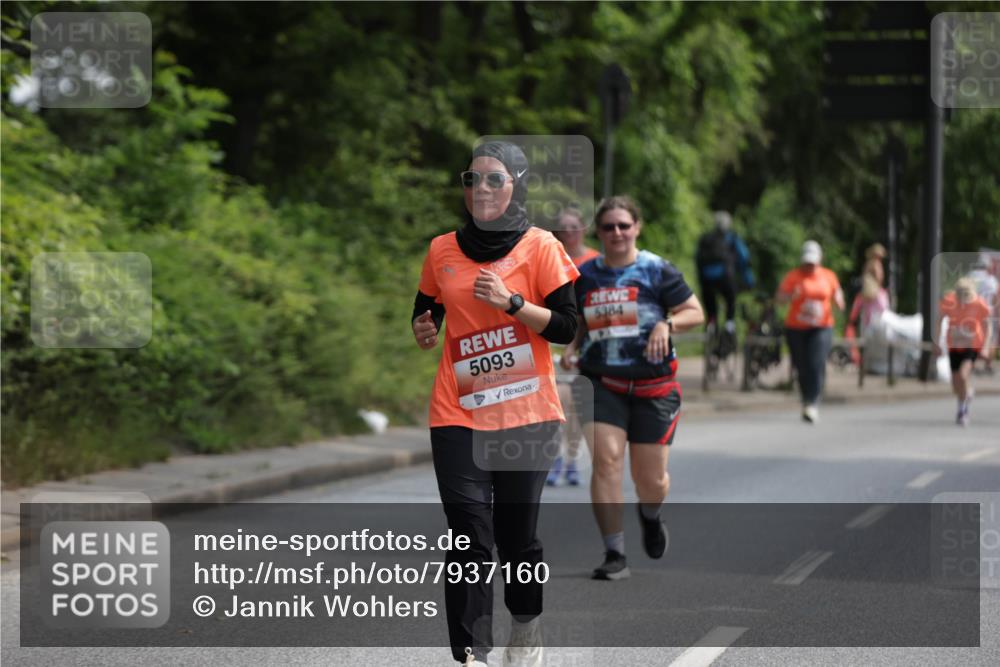15.06.2025 - REWE Women's Run Jannik Wohlers http://msf.ph/oto/7937160 15.06.2025 10:13:53 Laufen 5093, 5384 meine-sportfotos.de