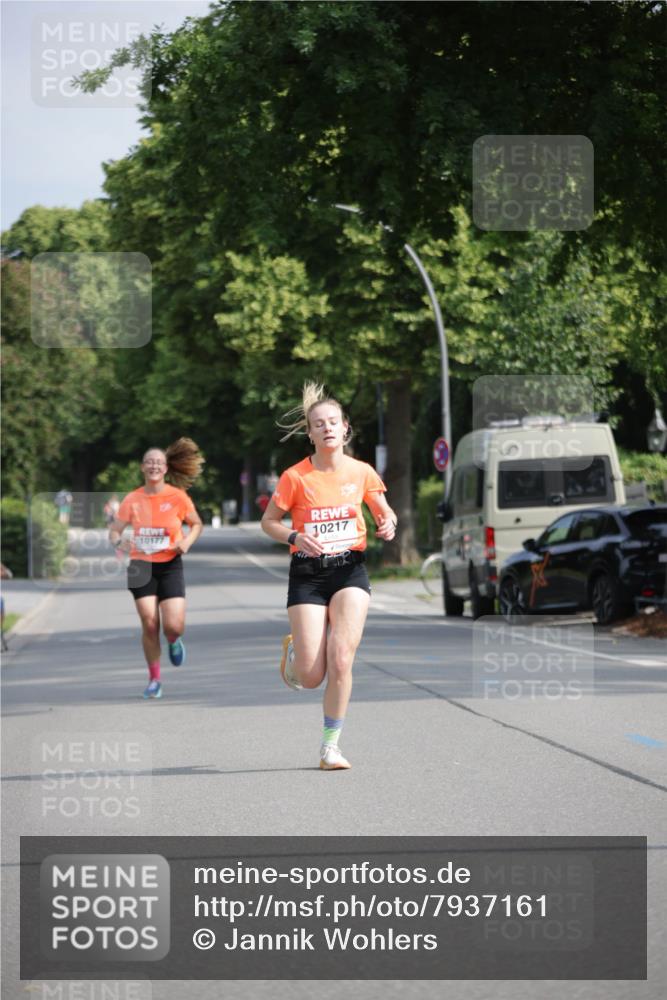 15.06.2025 - REWE Women's Run Jannik Wohlers http://msf.ph/oto/7937161 15.06.2025 08:43:04 Laufen 10177, 10217 meine-sportfotos.de