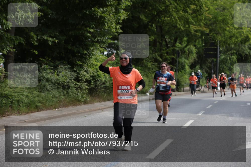 15.06.2025 - REWE Women's Run Jannik Wohlers http://msf.ph/oto/7937215 15.06.2025 10:13:55 Laufen 5093, 5384 meine-sportfotos.de