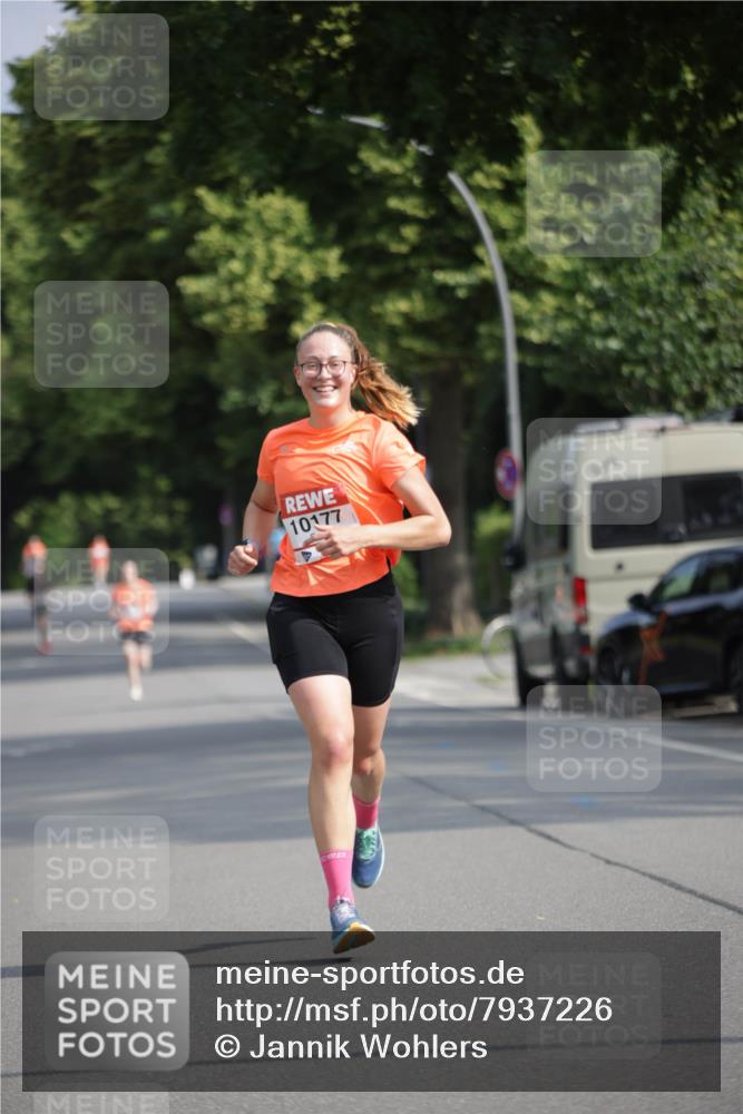 15.06.2025 - REWE Women's Run Jannik Wohlers http://msf.ph/oto/7937226 15.06.2025 08:43:06 Laufen 10177 meine-sportfotos.de