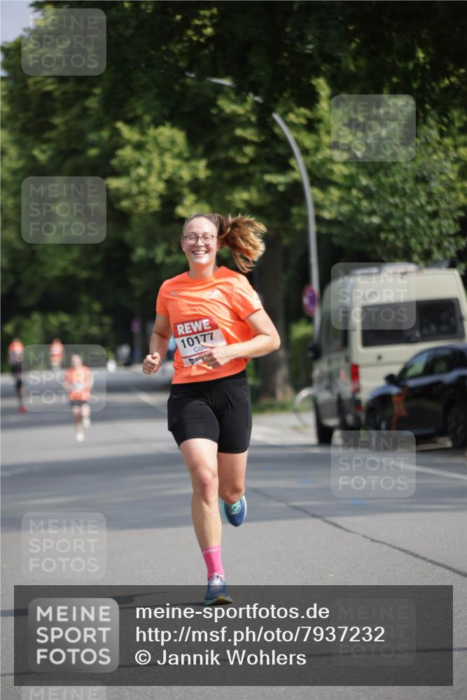 15.06.2025 - REWE Women's Run Jannik Wohlers http://msf.ph/oto/7937232 15.06.2025 08:43:06 Laufen 10177 meine-sportfotos.de