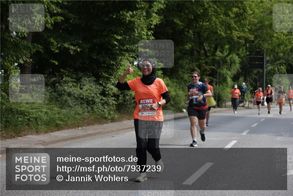 15.06.2025 - REWE Women's Run Jannik Wohlers http://msf.ph/oto/7937239 15.06.2025 10:13:56 Laufen 5093, 5384 meine-sportfotos.de