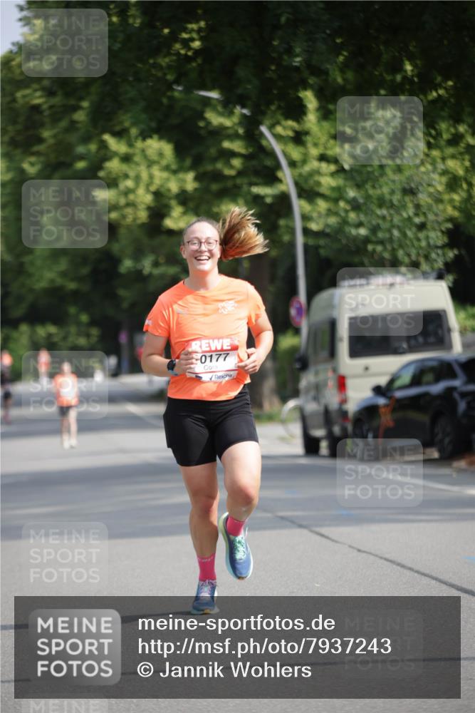 15.06.2025 - REWE Women's Run Jannik Wohlers http://msf.ph/oto/7937243 15.06.2025 08:43:06 Laufen 0177 meine-sportfotos.de