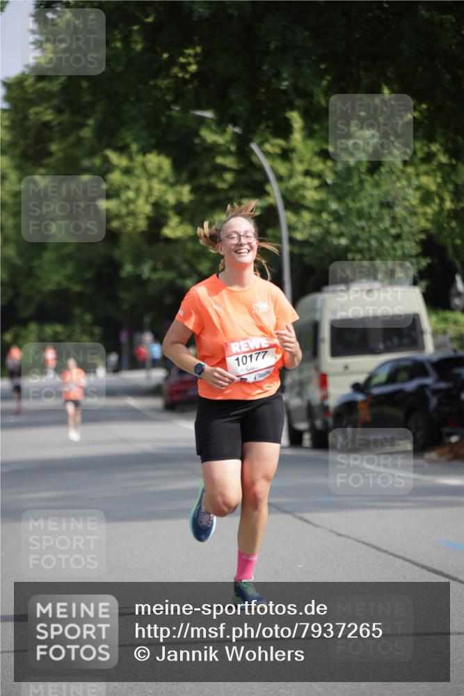 15.06.2025 - REWE Women's Run Jannik Wohlers http://msf.ph/oto/7937265 15.06.2025 08:43:07 Laufen 10177 meine-sportfotos.de