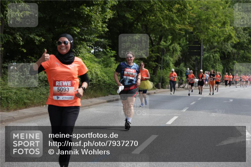 15.06.2025 - REWE Women's Run Jannik Wohlers http://msf.ph/oto/7937270 15.06.2025 10:13:57 Laufen 5093, 5384 meine-sportfotos.de