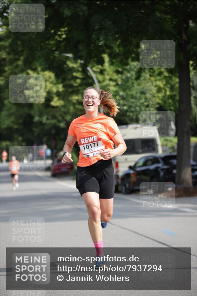 15.06.2025 - REWE Women's Run Jannik Wohlers http://msf.ph/oto/7937294 15.06.2025 08:43:07 Laufen 10177 meine-sportfotos.de