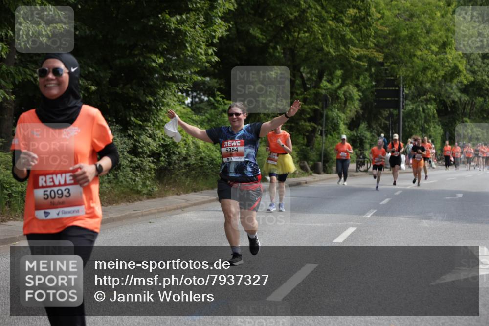 15.06.2025 - REWE Women's Run Jannik Wohlers http://msf.ph/oto/7937327 15.06.2025 10:13:57 Laufen 5093, 5384 meine-sportfotos.de