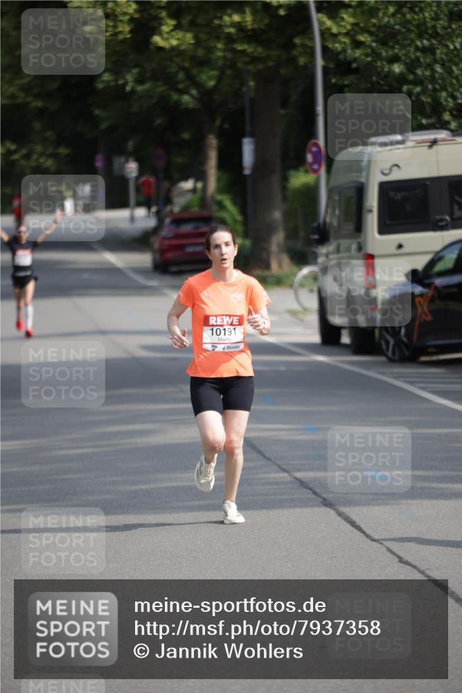 15.06.2025 - REWE Women's Run Jannik Wohlers http://msf.ph/oto/7937358 15.06.2025 08:43:17 Laufen 10191 meine-sportfotos.de