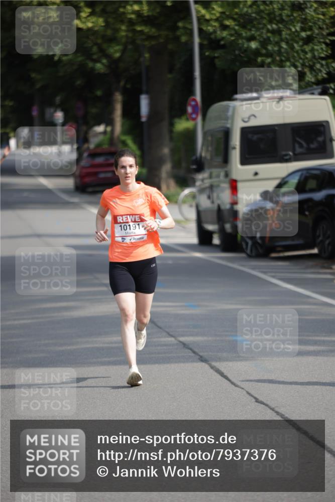 15.06.2025 - REWE Women's Run Jannik Wohlers http://msf.ph/oto/7937376 15.06.2025 08:43:18 Laufen 10191 meine-sportfotos.de