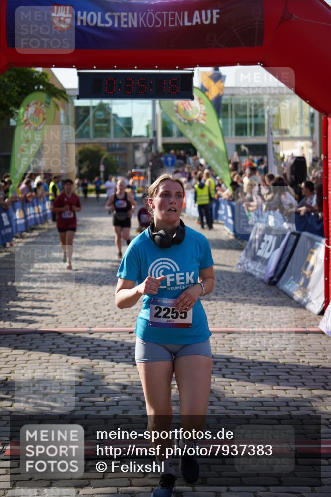 13.06.2025 - Holstenköstenlauf Felixshl http://msf.ph/oto/7937383 13.06.2025 18:05:17 Laufen 2255, 2363, 2451, 2556, 2862, 3156, 3164 meine-sportfotos.de