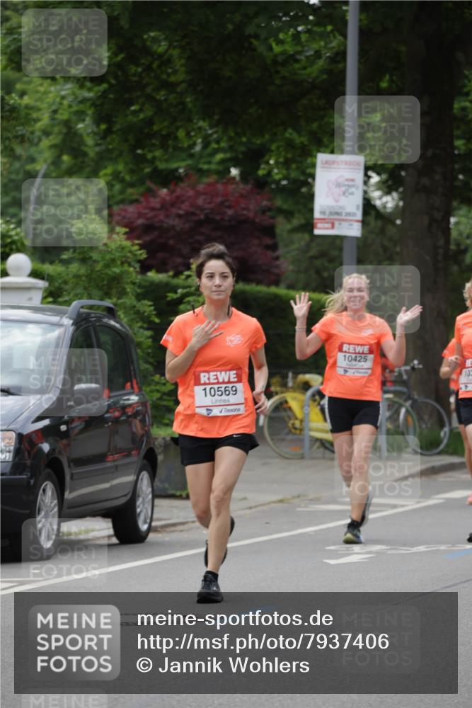 15.06.2025 - REWE Women's Run Jannik Wohlers http://msf.ph/oto/7937406 15.06.2025 08:26:55 Laufen 15, 2825, 10569, 10425, 10 meine-sportfotos.de