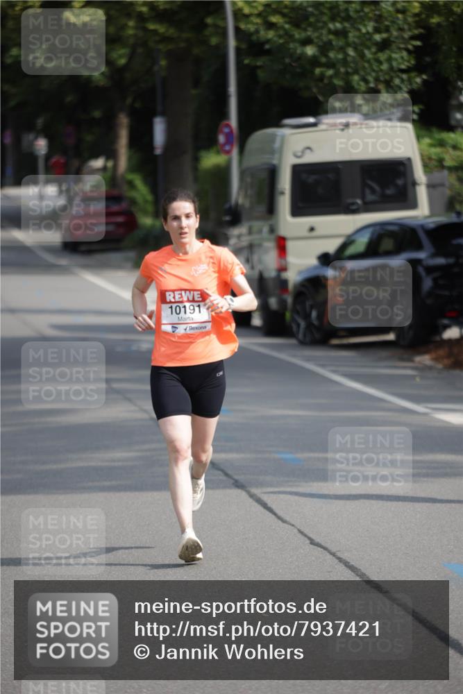 15.06.2025 - REWE Women's Run Jannik Wohlers http://msf.ph/oto/7937421 15.06.2025 08:43:18 Laufen 10191 meine-sportfotos.de