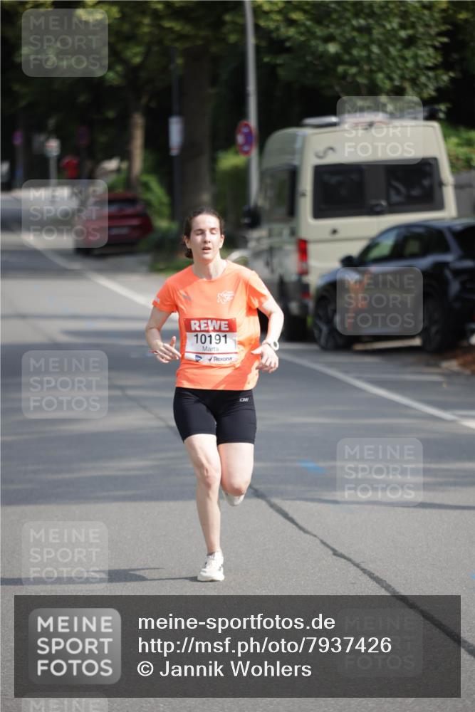15.06.2025 - REWE Women's Run Jannik Wohlers http://msf.ph/oto/7937426 15.06.2025 08:43:18 Laufen 10191 meine-sportfotos.de