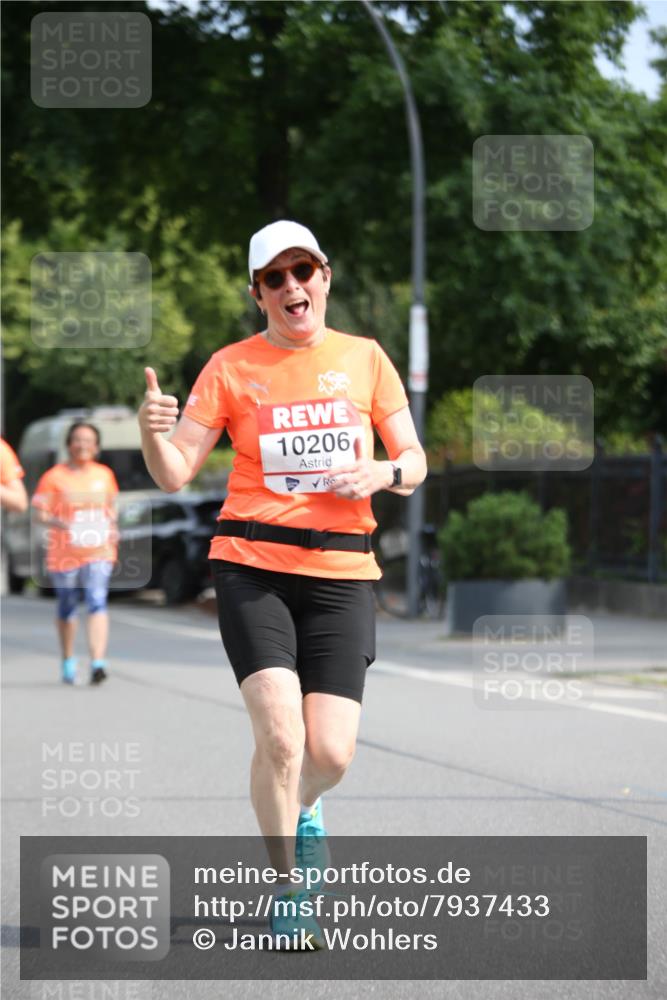 15.06.2025 - REWE Women's Run Jannik Wohlers http://msf.ph/oto/7937433 15.06.2025 09:55:21 Laufen 10206 meine-sportfotos.de