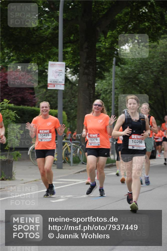 15.06.2025 - REWE Women's Run Jannik Wohlers http://msf.ph/oto/7937449 15.06.2025 08:26:56 Laufen 15, 2025, 10425, 10376, 10268 meine-sportfotos.de