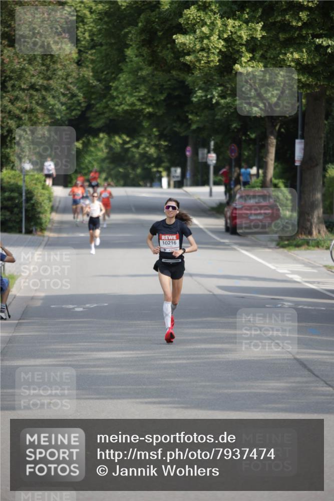 15.06.2025 - REWE Women's Run Jannik Wohlers http://msf.ph/oto/7937474 15.06.2025 08:43:23 Laufen 10216 meine-sportfotos.de