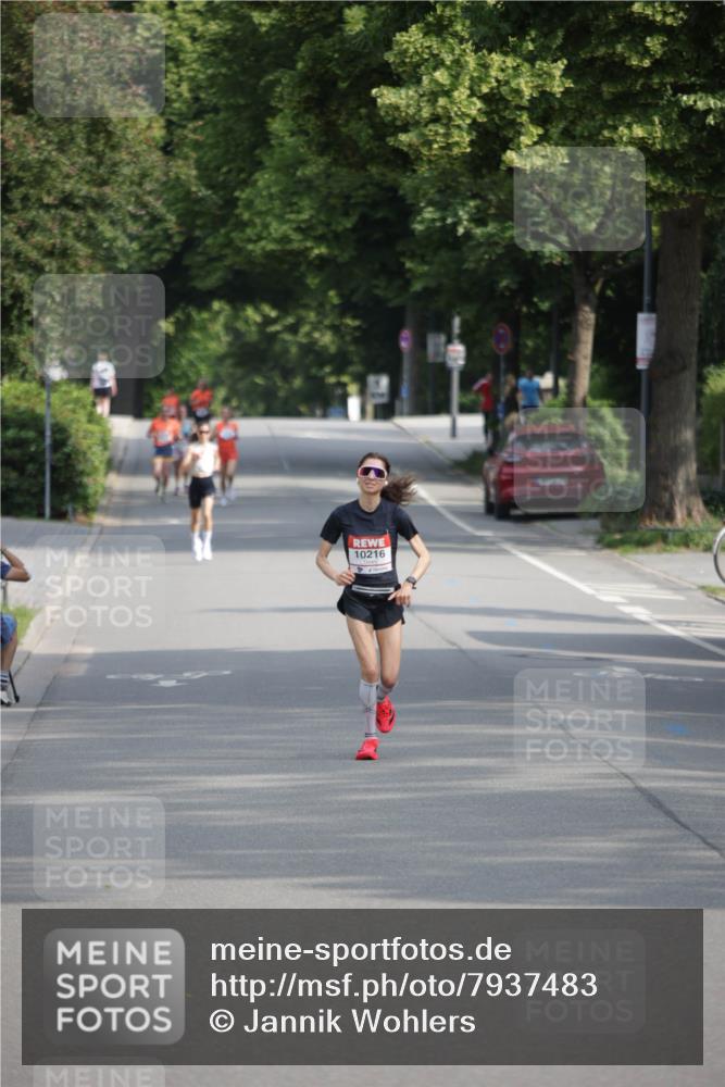15.06.2025 - REWE Women's Run Jannik Wohlers http://msf.ph/oto/7937483 15.06.2025 08:43:24 Laufen 10216 meine-sportfotos.de
