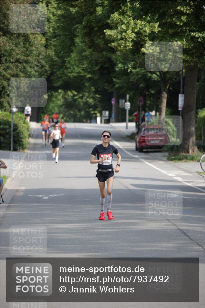 15.06.2025 - REWE Women's Run Jannik Wohlers http://msf.ph/oto/7937492 15.06.2025 08:43:24 Laufen  meine-sportfotos.de