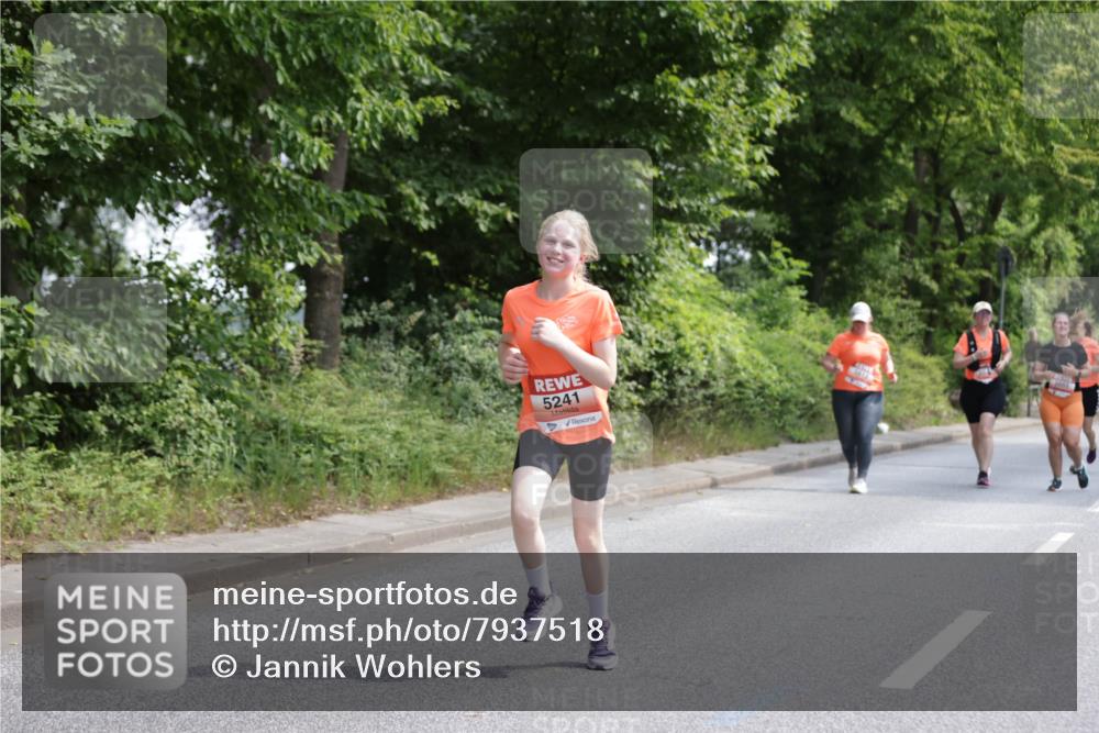 15.06.2025 - REWE Women's Run Jannik Wohlers http://msf.ph/oto/7937518 15.06.2025 10:14:05 Laufen 5241 meine-sportfotos.de