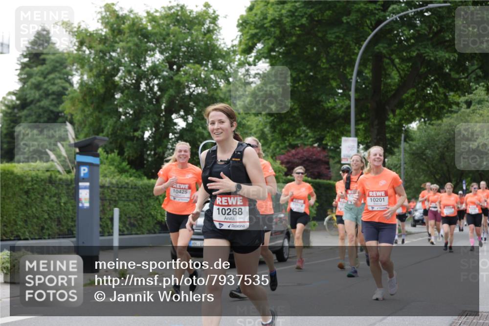 15.06.2025 - REWE Women's Run Jannik Wohlers http://msf.ph/oto/7937535 15.06.2025 08:26:59 Laufen 10425, 10268, 10201, 10579 meine-sportfotos.de