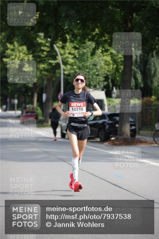 15.06.2025 - REWE Women's Run Jannik Wohlers http://msf.ph/oto/7937538 15.06.2025 08:43:29 Laufen 10216 meine-sportfotos.de
