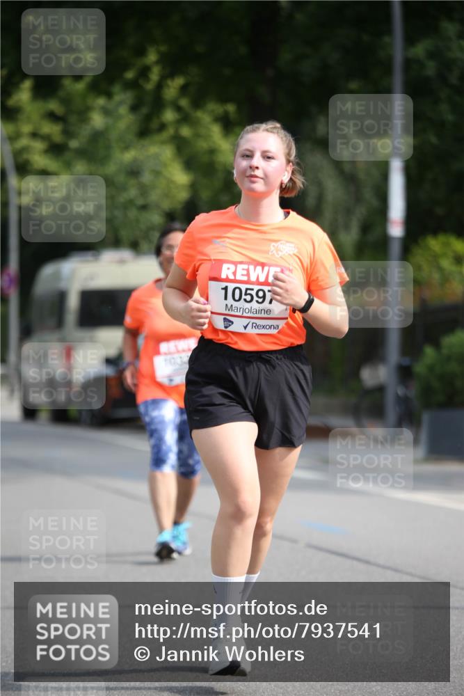 15.06.2025 - REWE Women's Run Jannik Wohlers http://msf.ph/oto/7937541 15.06.2025 09:55:24 Laufen 1039, 10597 meine-sportfotos.de