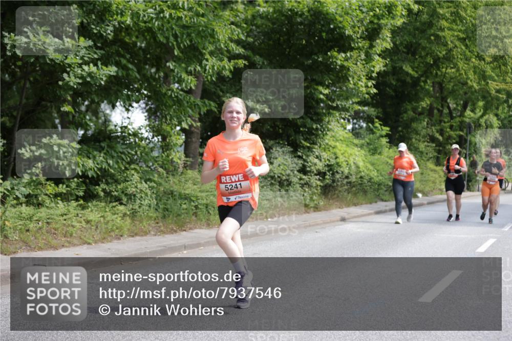 15.06.2025 - REWE Women's Run Jannik Wohlers http://msf.ph/oto/7937546 15.06.2025 10:14:05 Laufen 5241 meine-sportfotos.de