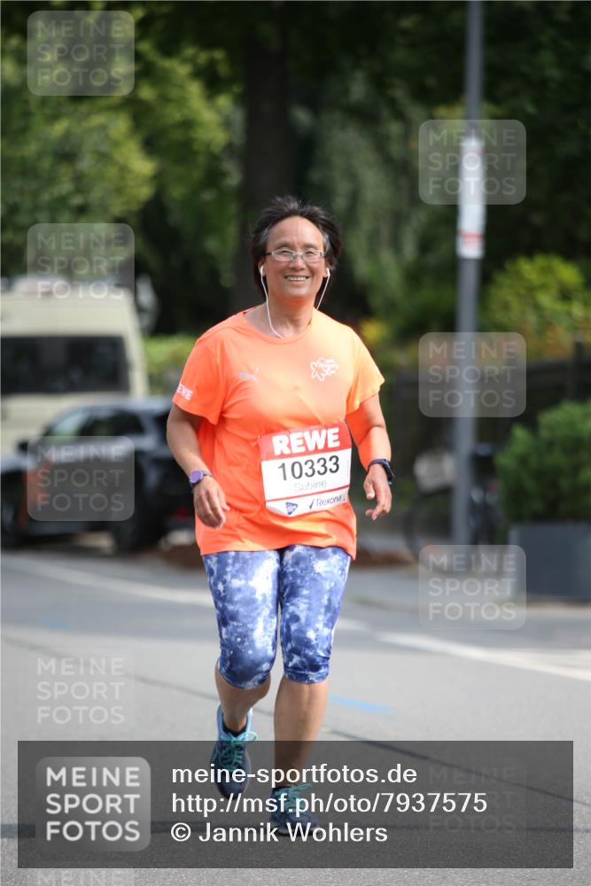15.06.2025 - REWE Women's Run Jannik Wohlers http://msf.ph/oto/7937575 15.06.2025 09:55:25 Laufen 10333 meine-sportfotos.de