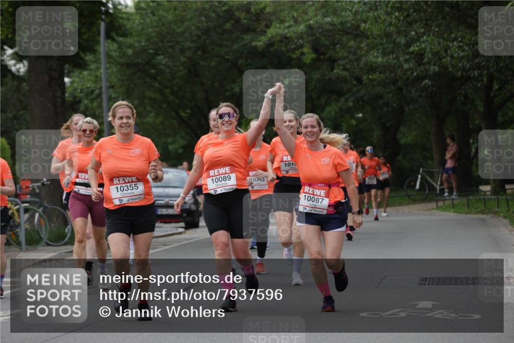 15.06.2025 - REWE Women's Run Jannik Wohlers http://msf.ph/oto/7937596 15.06.2025 08:27:02 Laufen 1050, 10355, 10089, 10343, 101, 10087 meine-sportfotos.de