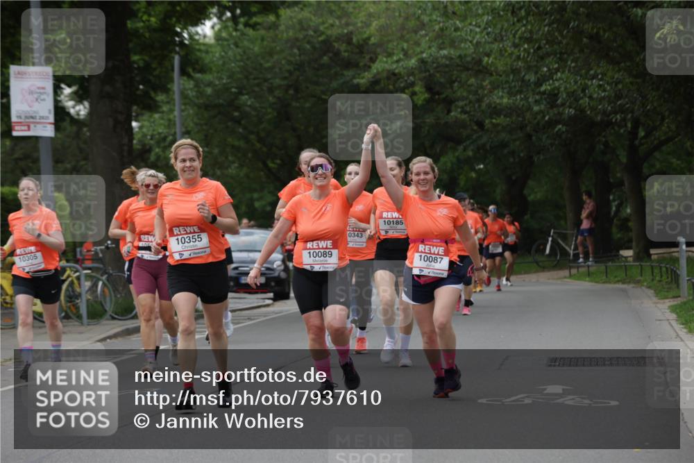 15.06.2025 - REWE Women's Run Jannik Wohlers http://msf.ph/oto/7937610 15.06.2025 08:27:02 Laufen 10305, 105, 10355, 10089, 0343, 10185, 10087 meine-sportfotos.de